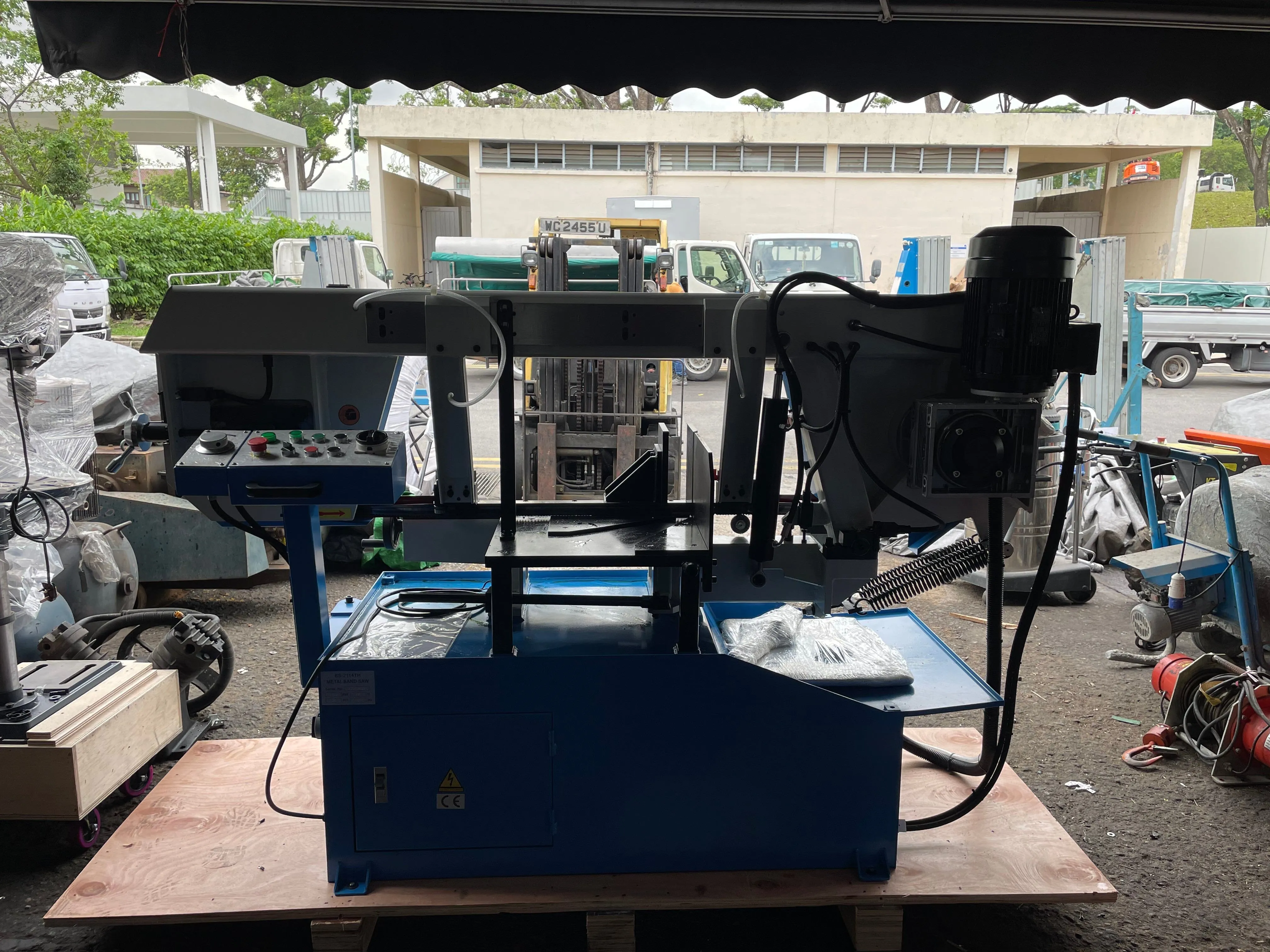 Aiko 16" 415V, 50Hz Automatic Metal Cutting Bandsaw Machine | Model : BSM-BS2114TH