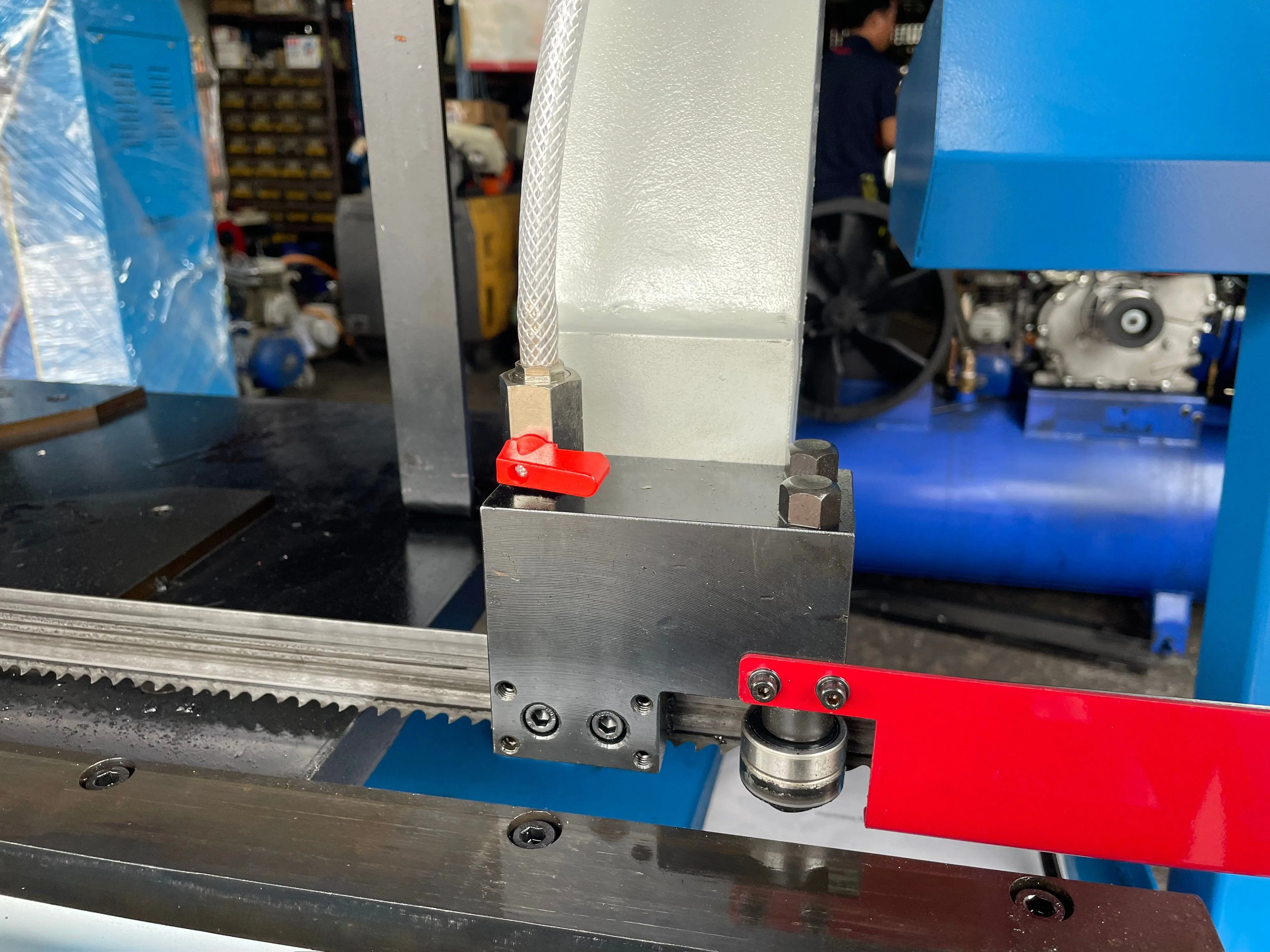 Aiko 16" 415V, 50Hz Automatic Metal Cutting Bandsaw Machine | Model : BSM-BS2114TH