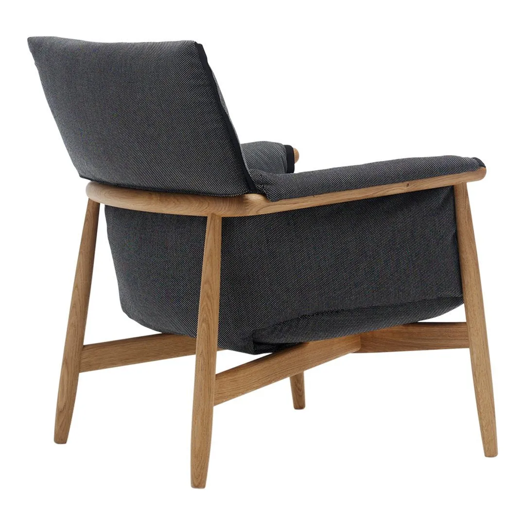 E015 Embrace Lounge Chair