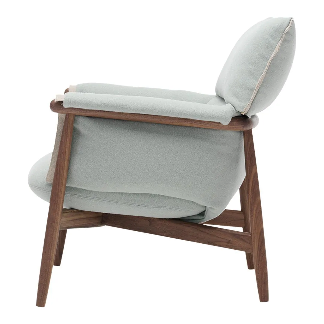 E015 Embrace Lounge Chair