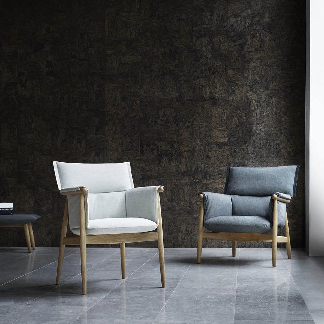 E015 Embrace Lounge Chair