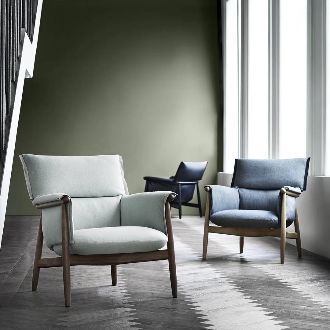 E015 Embrace Lounge Chair