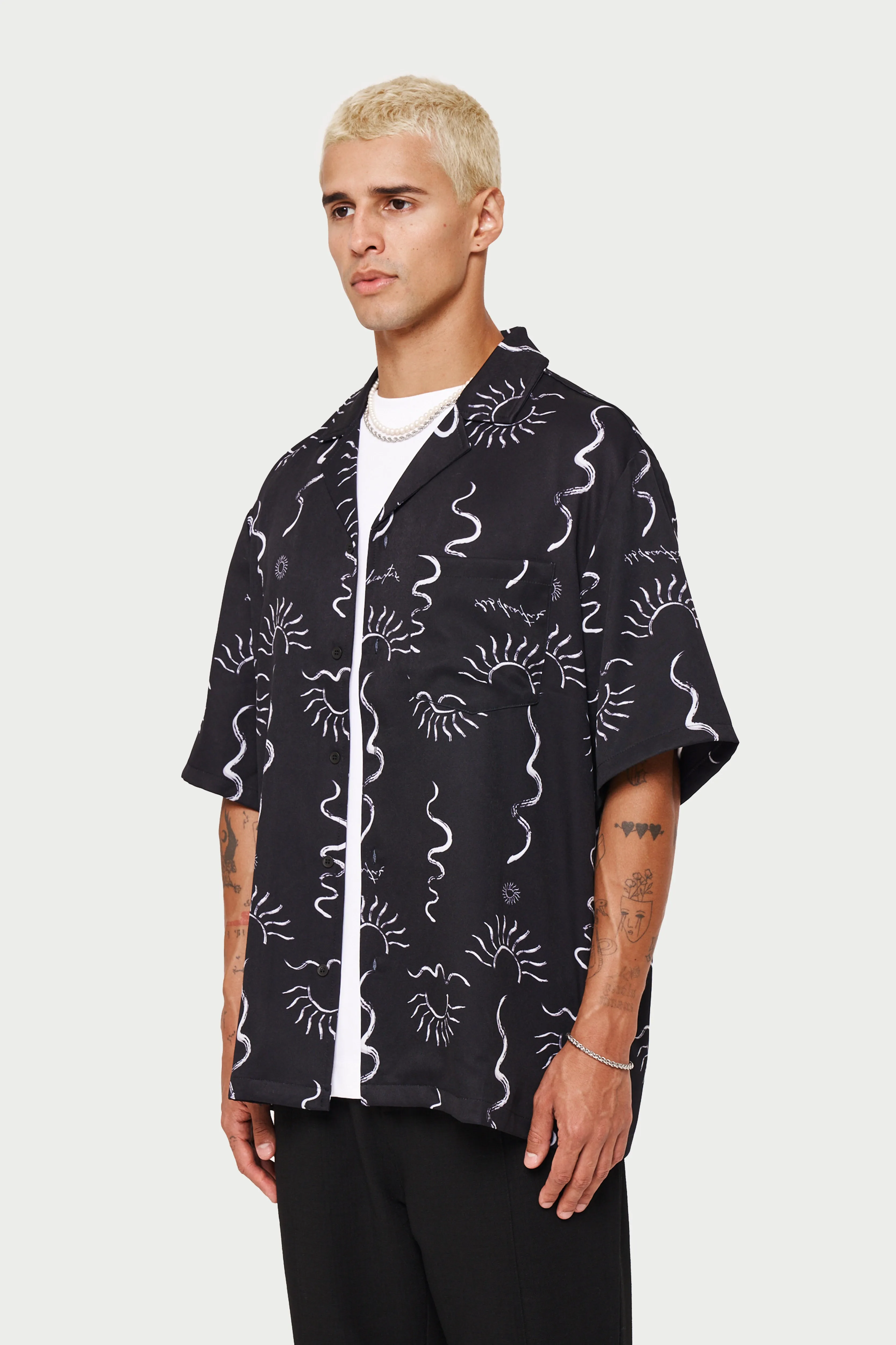 HAND-DRAWN ABSTRACT RESORT SHIRT - BLACK