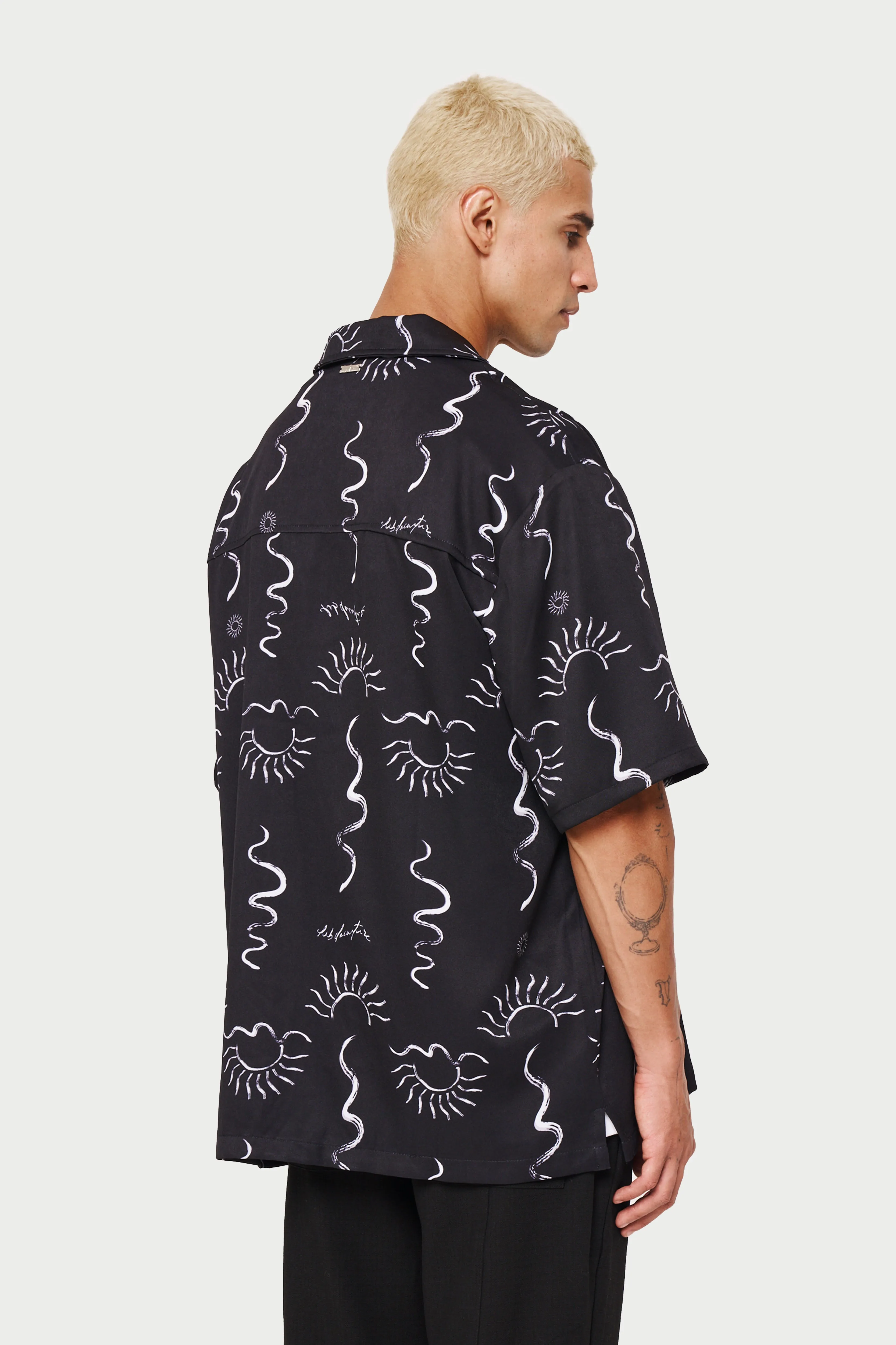 HAND-DRAWN ABSTRACT RESORT SHIRT - BLACK