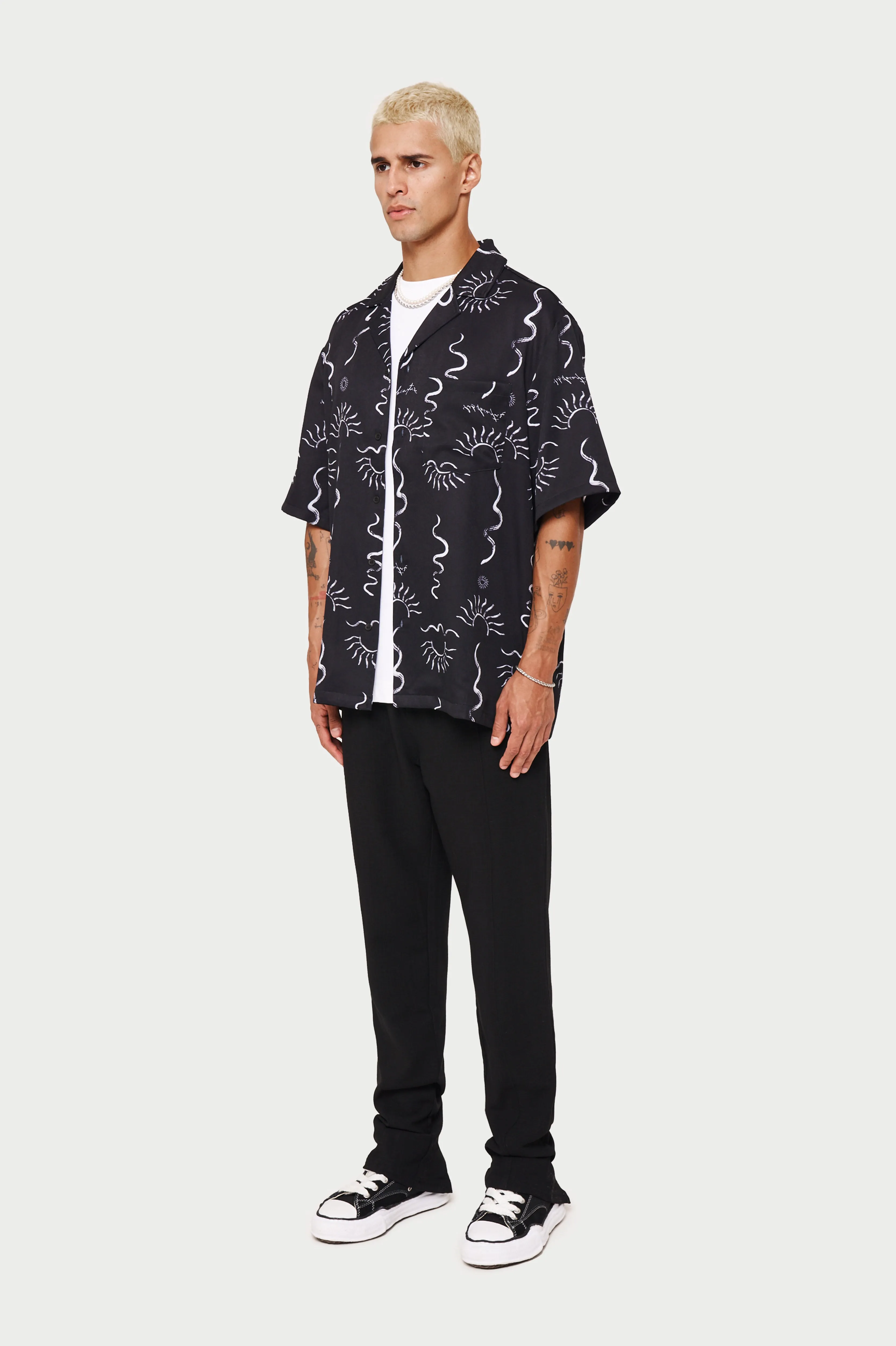 HAND-DRAWN ABSTRACT RESORT SHIRT - BLACK