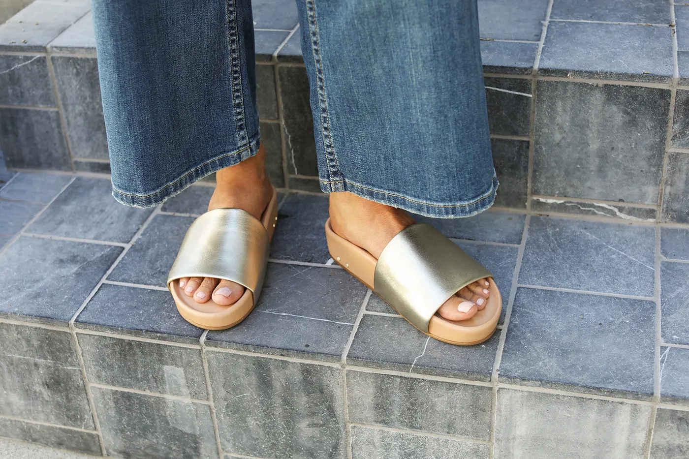 Pelican Sandal - Platinum