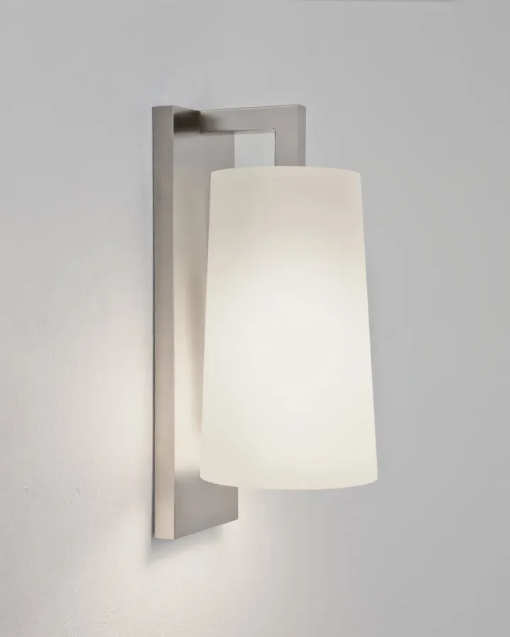 Transitional Slim Wall Light | Assorted Finishes